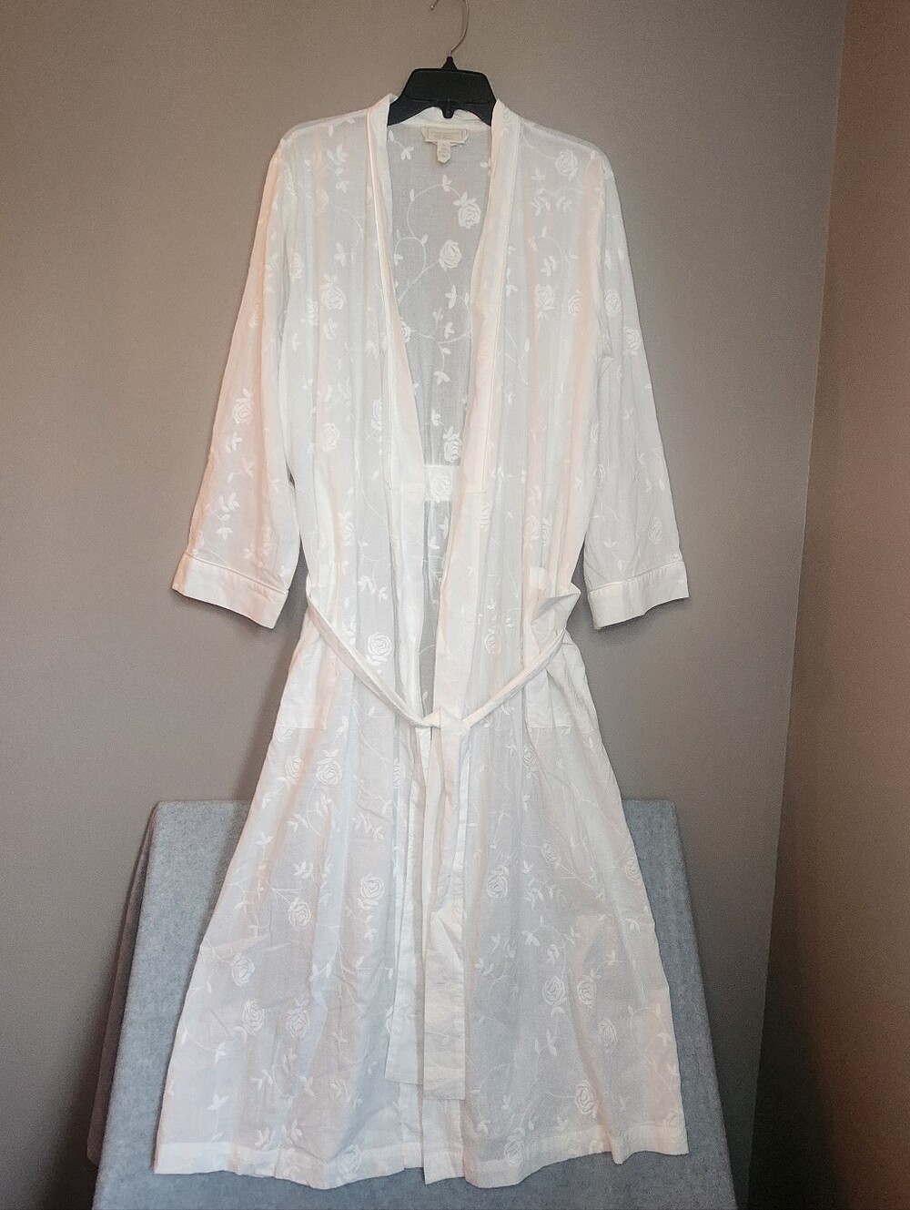 Charter Club Intimates White Sheer Floral Embroidered Robe 100% Cotton. Size XL - Picture 4 of 10